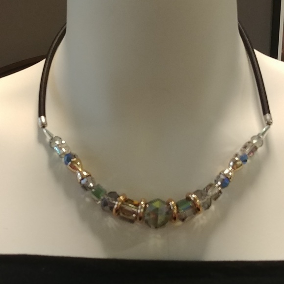 🎉2/$16 Aurora Borealis Type Beaded Necklace - Picture 2 of 4